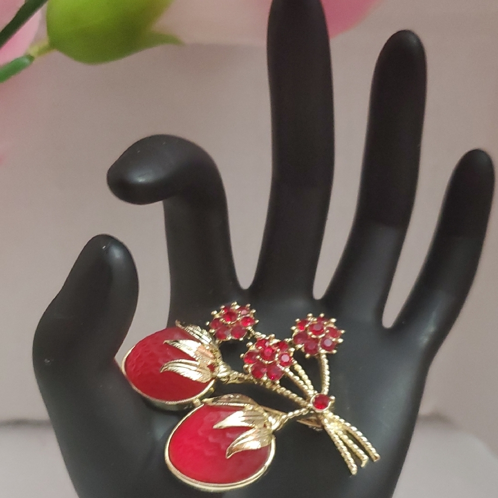 Vibrant Red and Gold Floral Brooch